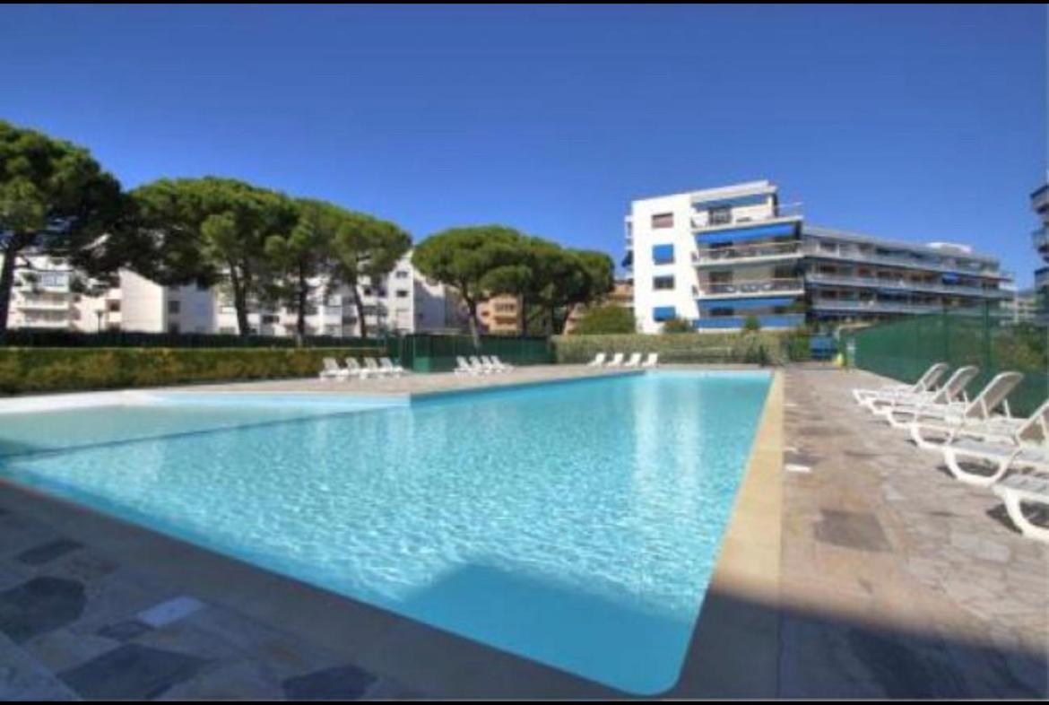 Front De Mer,Plage, Piscine, Parking 케인즈수르메르 외부 사진